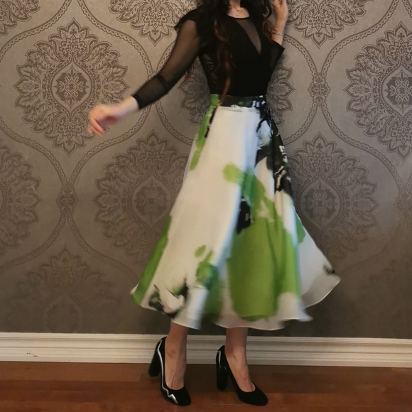 Floral print 100% silk skirt - Picture 4 of 15